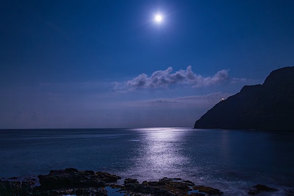 SE010 - Moon Shining On Makapu'u Point Lighthouse 1 - Oahu